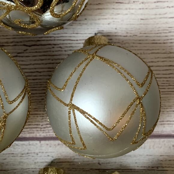 Christmas Ornament Bulbs Plastic Set of 6 Silver and Gold - Picture 9 of 10